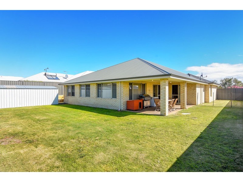 74 Barnes Avenue, Australind WA 6233