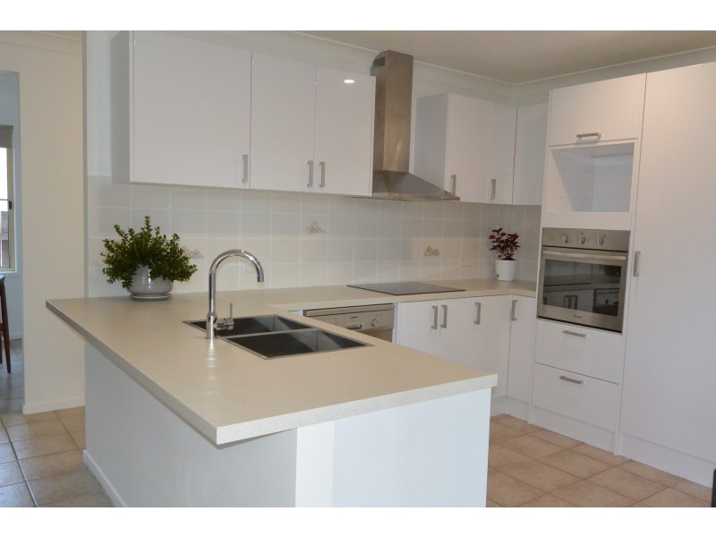 33 Murrumbong Road, Summerland Point NSW 2259