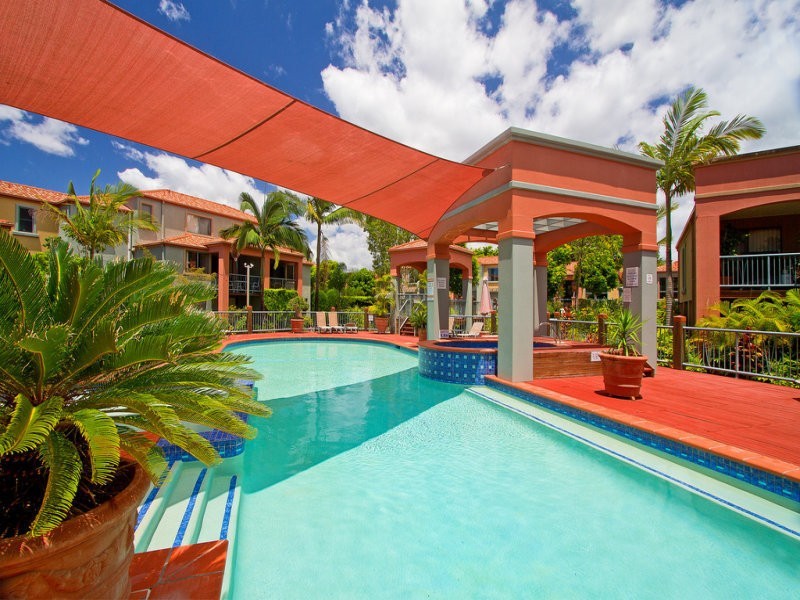 33/20 Fairway Drive, Clear Island Waters QLD 4226