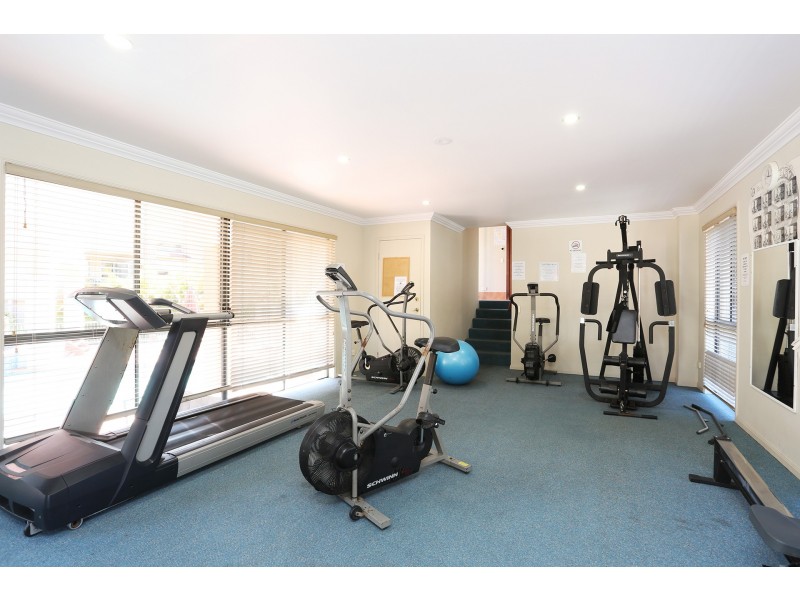 33/20 Fairway Drive, Clear Island Waters QLD 4226