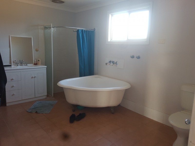 115 Villeneuve Drive, Narromine NSW 2821