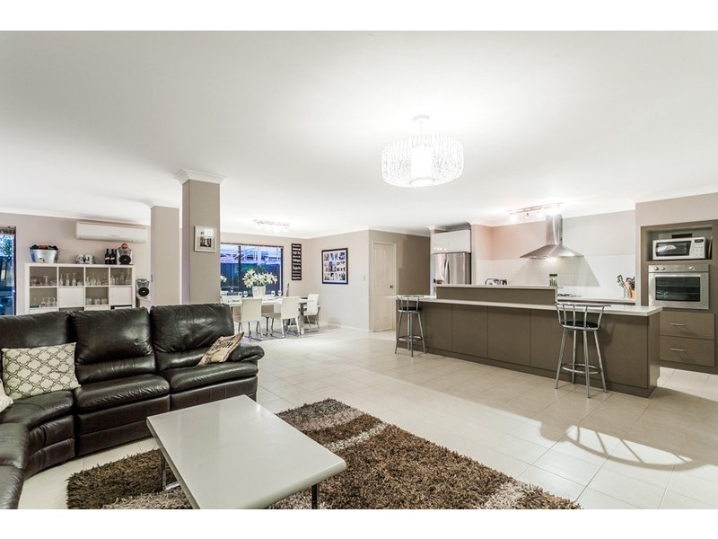 19 Adriana Way, Halls Head WA 6210