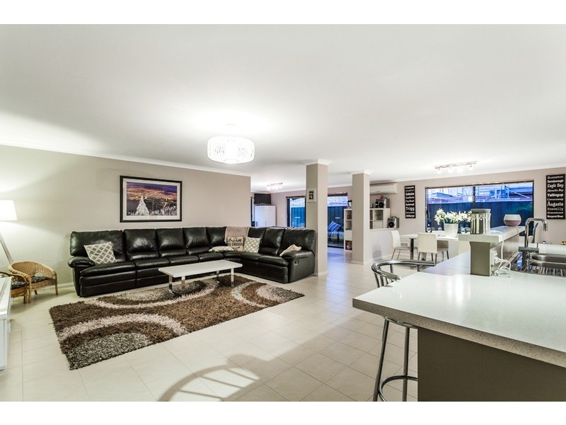 19 Adriana Way, Halls Head WA 6210