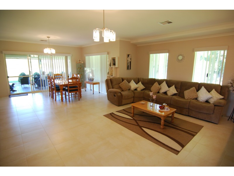 19 Housden Close, Muchea WA 6501