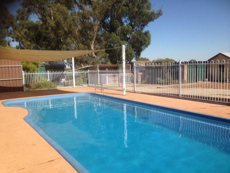 174 Caswell Street, Peak Hill NSW 2869