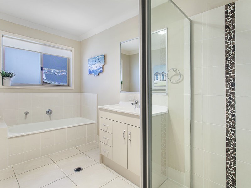 18 Mossman Parade, Waterford QLD 4133