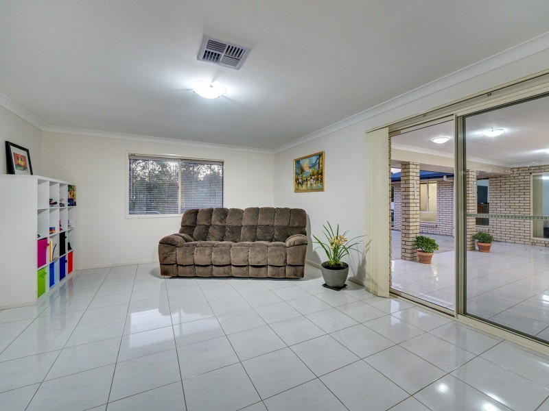 18-20 Pole Crescent, New Beith QLD 4124