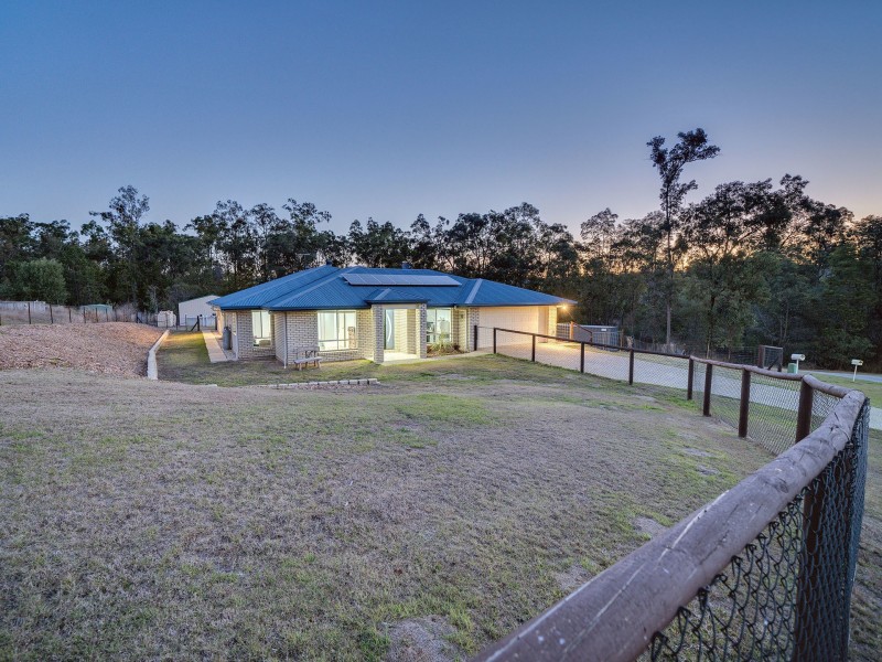 18-20 Pole Crescent, New Beith QLD 4124
