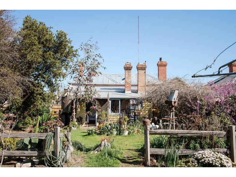 129 Commercial Road, Yarram VIC 3971