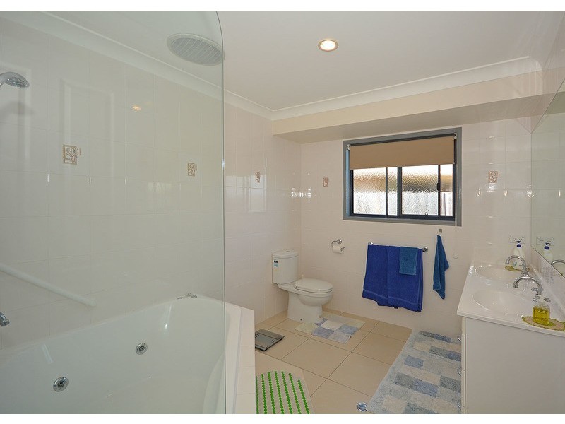 25 Lady Nelson Drive, Eli Waters QLD 4655