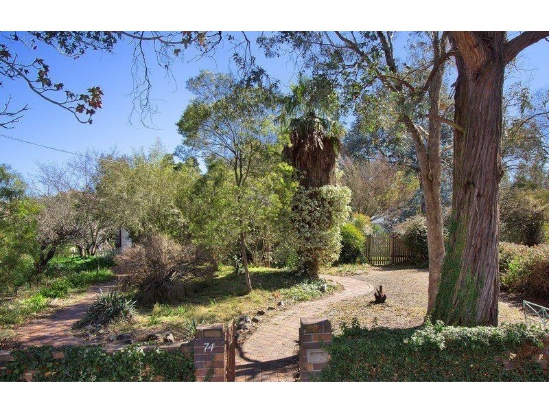 74 Canambe Street, Armidale NSW 2350