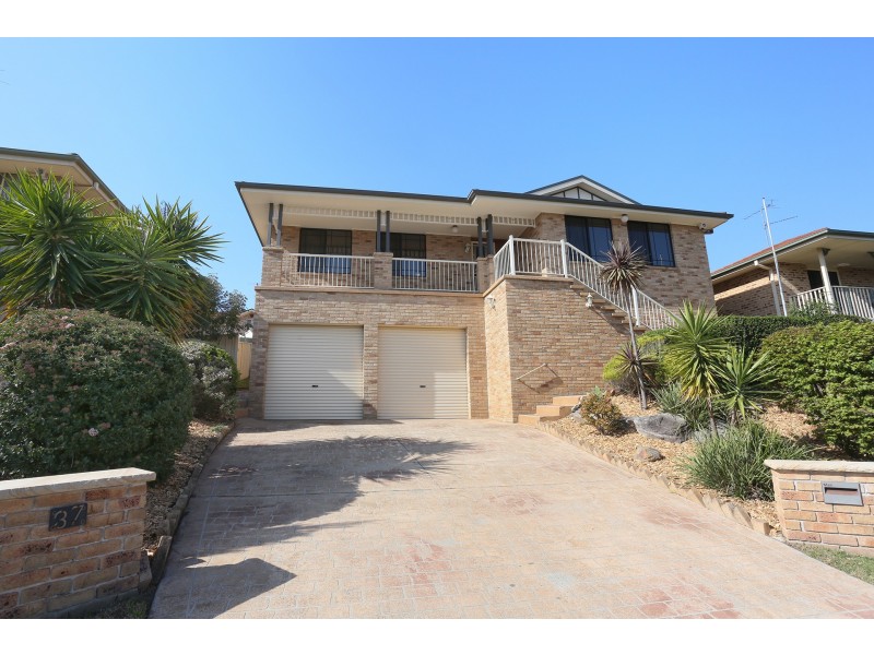 37 Stenhouse Drive, Mount Annan NSW 2567