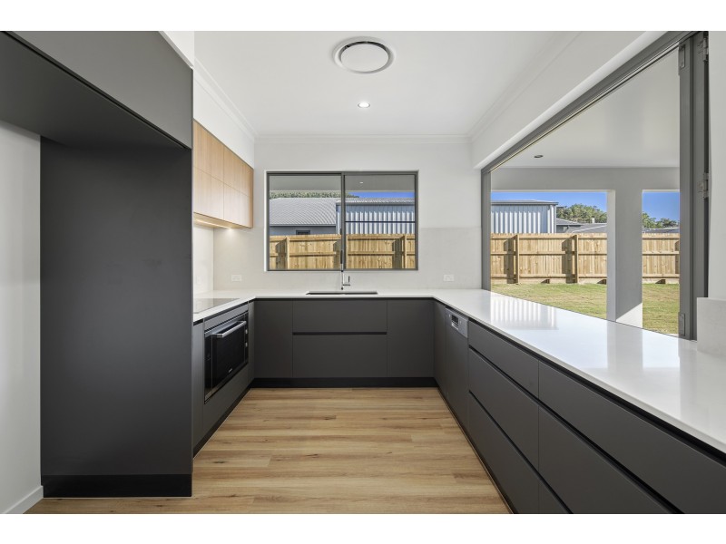 7 Ripplecreek Way, Cannonvale QLD 4802