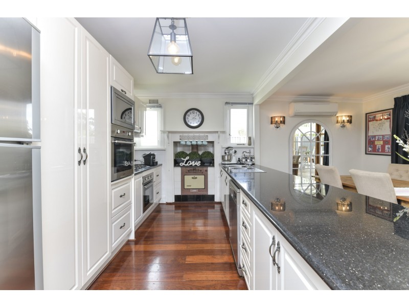 11 Scott Street, Guildford WA 6055