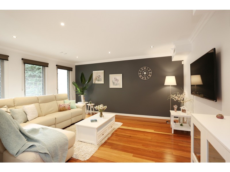 16 Sands Place, Chapel Hill QLD 4069