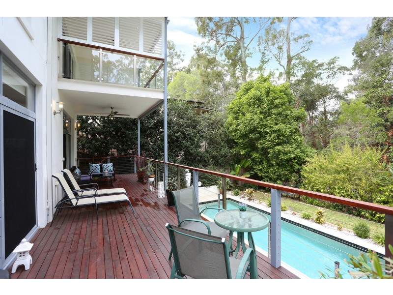 16 Sands Place, Chapel Hill QLD 4069