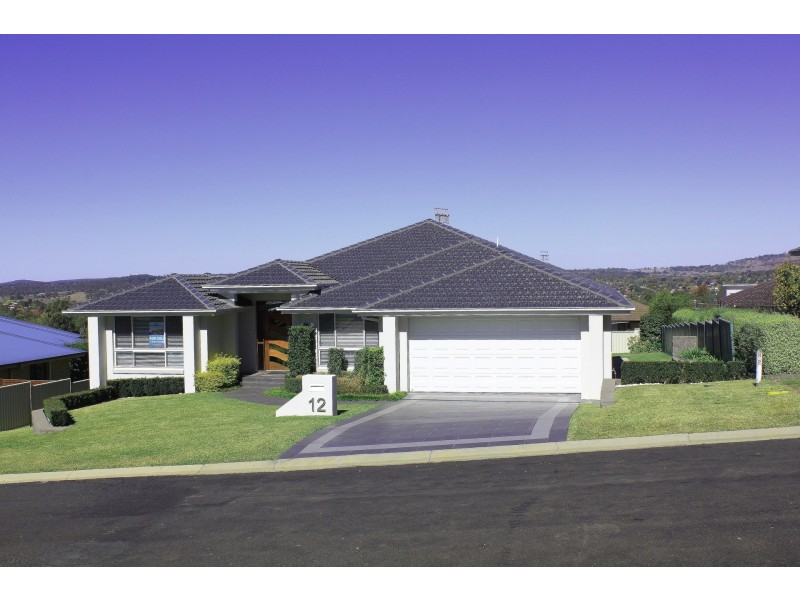 12 McCarthy Crescent, Armidale NSW 2350
