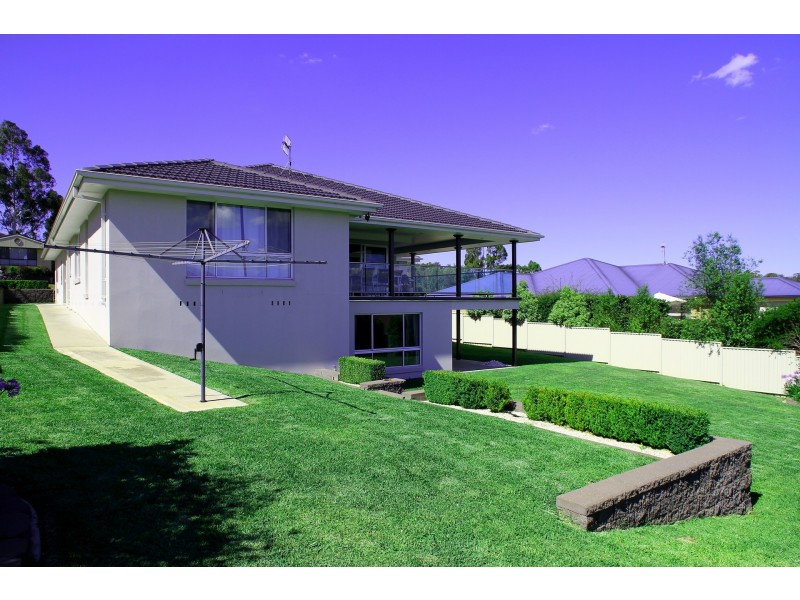 12 McCarthy Crescent, Armidale NSW 2350