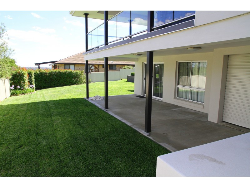 12 McCarthy Crescent, Armidale NSW 2350