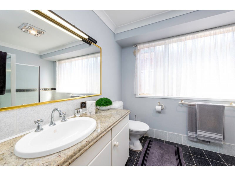 80 Yeramba Road, Summerland Point NSW 2259