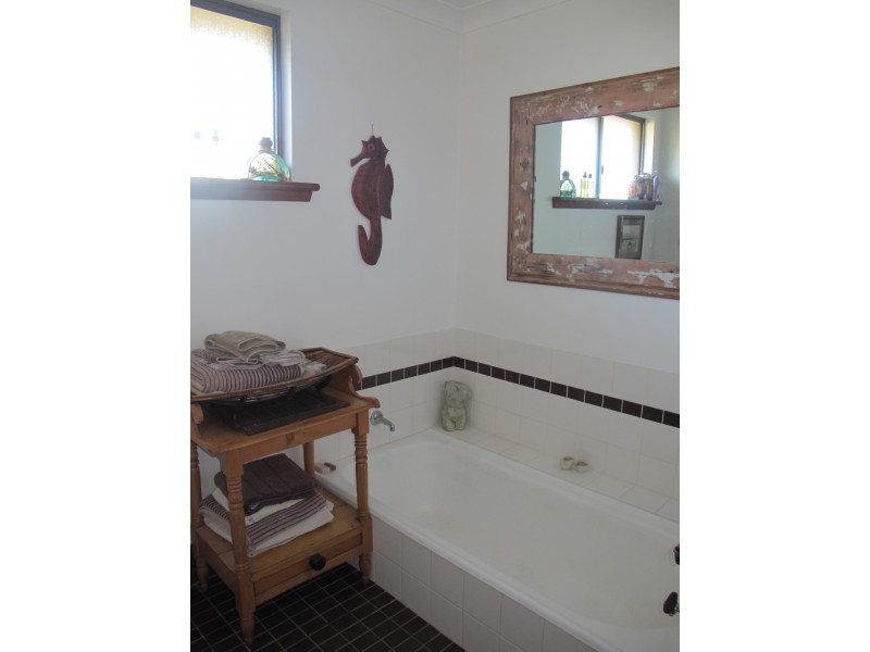 2 Layton Street, Esperance WA 6450