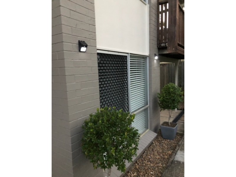 8 Castle Court, Kallangur QLD 4503