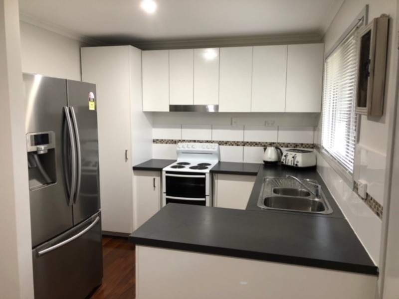 8 Castle Court, Kallangur QLD 4503