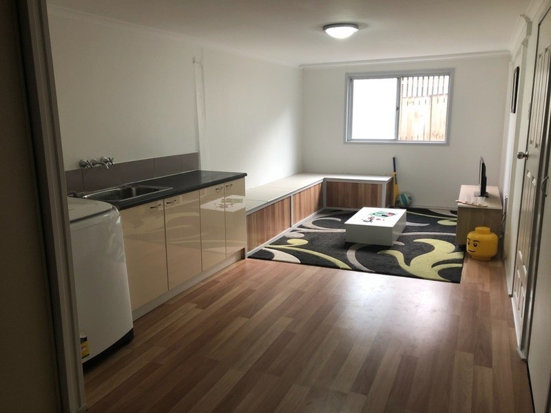 8 Castle Court, Kallangur QLD 4503