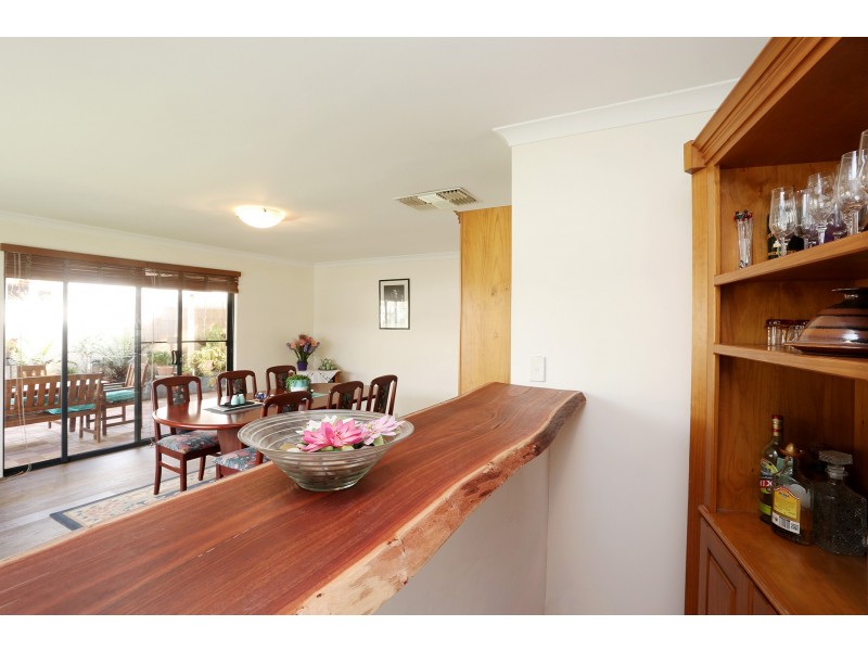 33 Welbeck Road, Canning Vale WA 6155