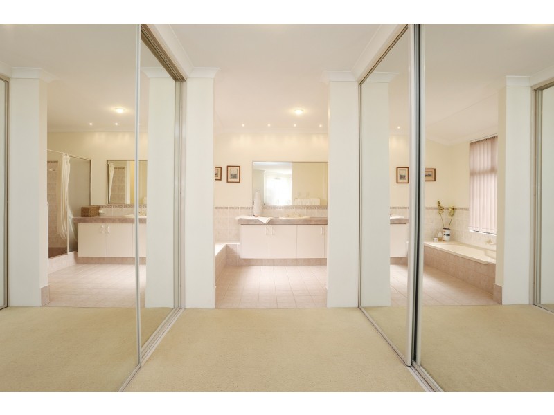 33 Welbeck Road, Canning Vale WA 6155