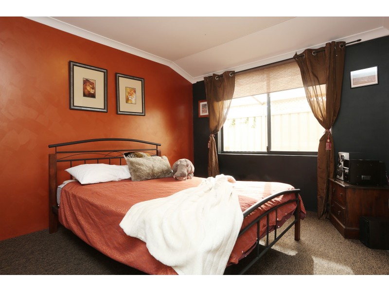 33 Welbeck Road, Canning Vale WA 6155