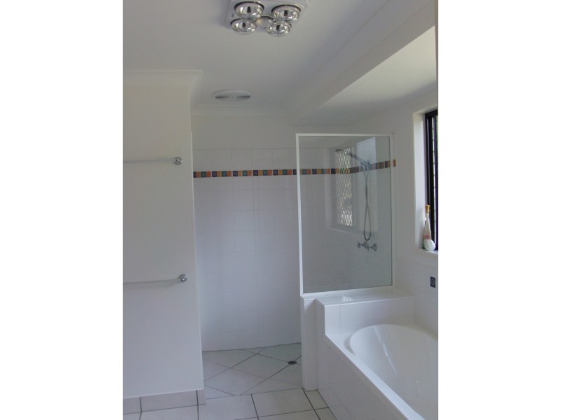 40 Arcadia Drive, Branyan QLD 4670