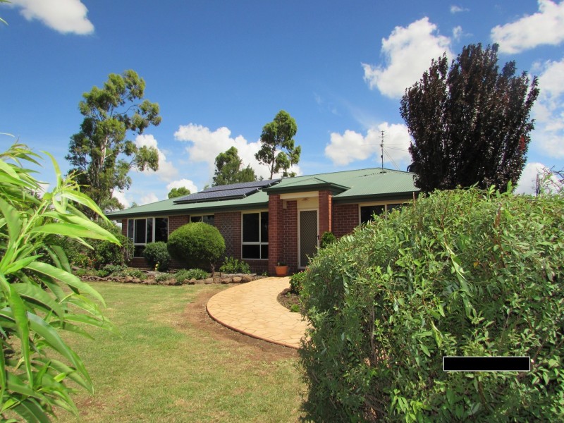 7 Richards Avenue, Cambooya QLD 4358