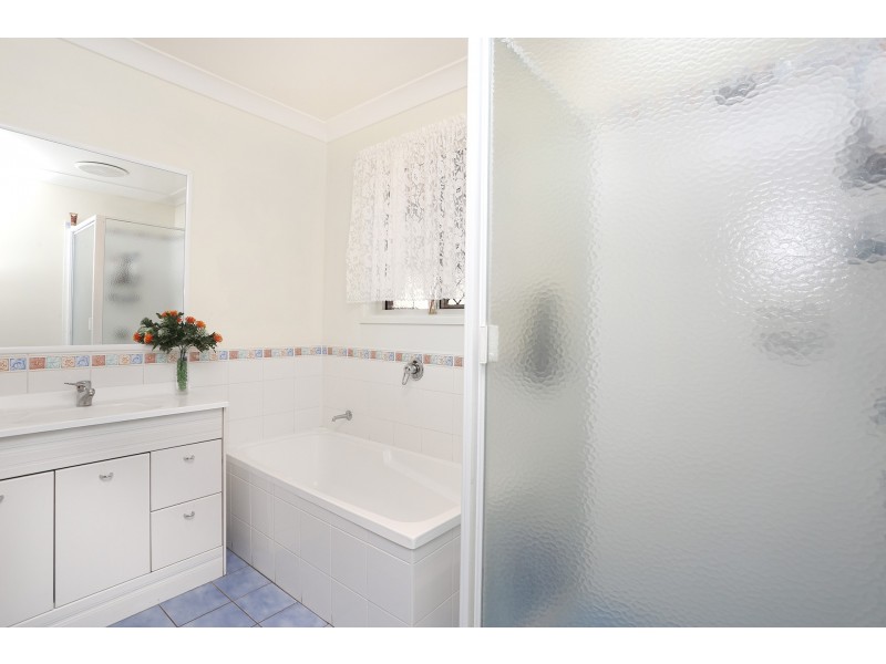 7 Richards Avenue, Cambooya QLD 4358