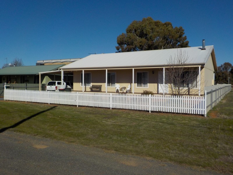 11 William Street, Old Junee NSW 2652
