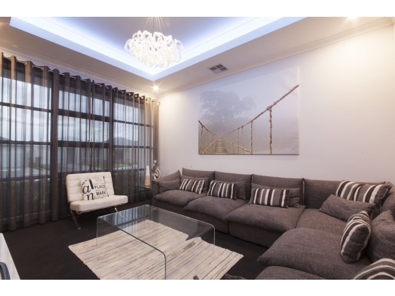 10 Portsmouth Way, Harrisdale WA 6112