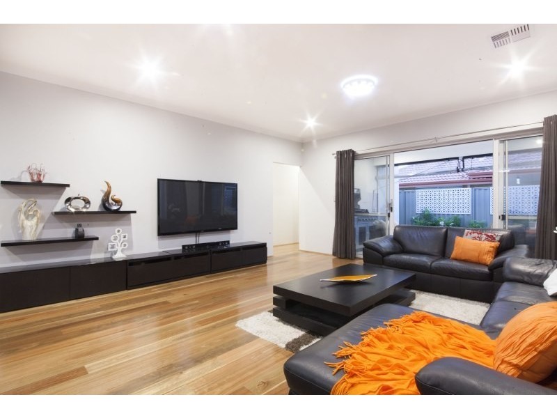 10 Portsmouth Way, Harrisdale WA 6112