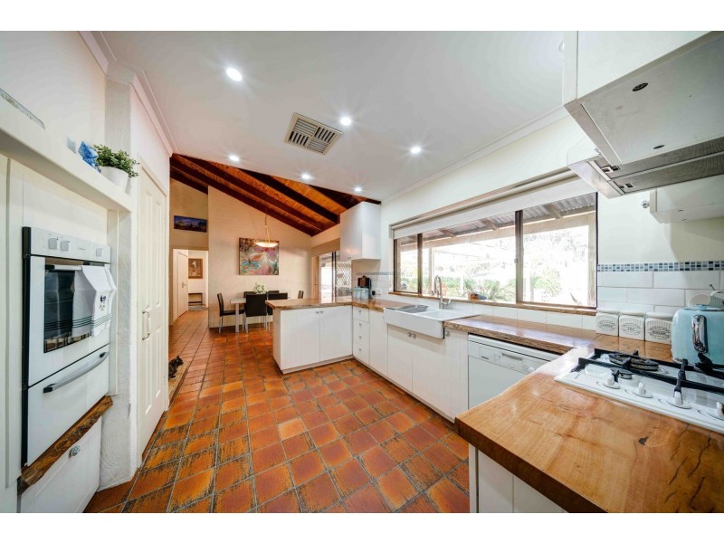 48 Waterford Drive, Gidgegannup WA 6083