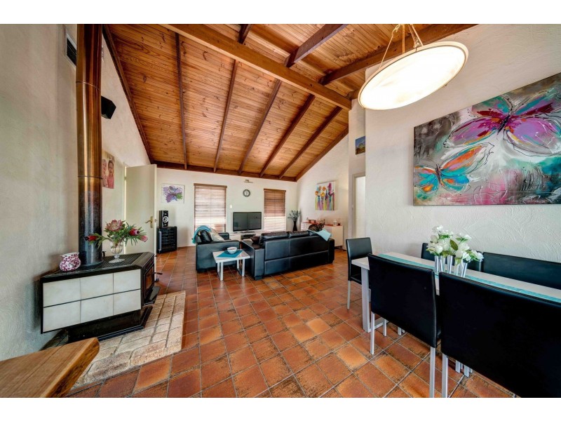 48 Waterford Drive, Gidgegannup WA 6083
