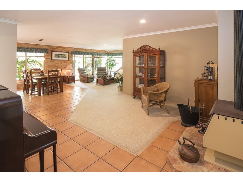 43 Kalgaritch Avenue, West Busselton WA 6280