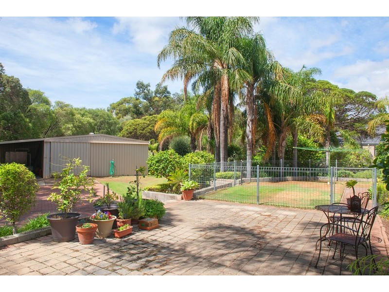 43 Kalgaritch Avenue, West Busselton WA 6280