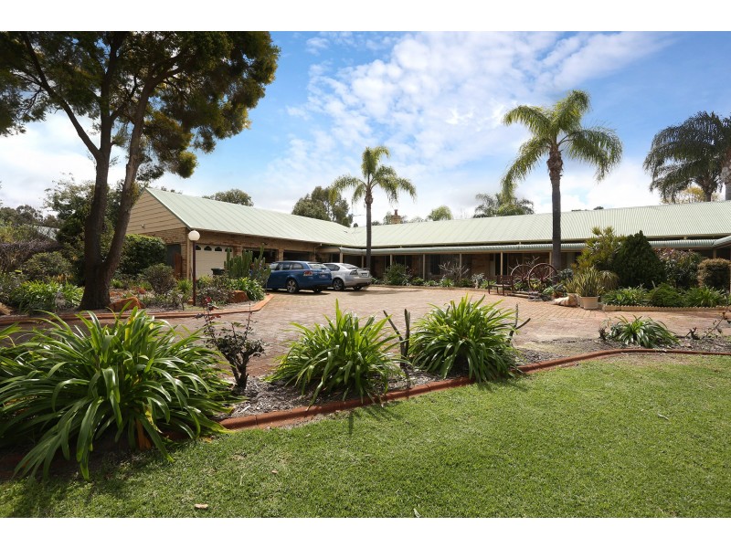 26 Louise Place, Gnangara WA 6077