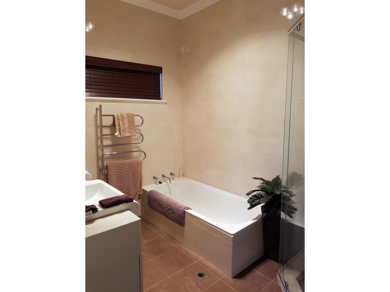 26 Louise Place, Gnangara WA 6077