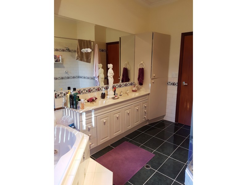 26 Louise Place, Gnangara WA 6077