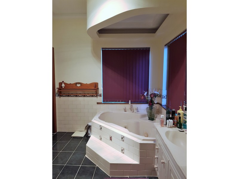 26 Louise Place, Gnangara WA 6077