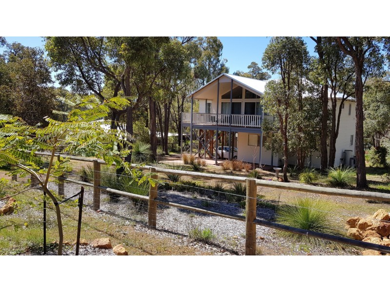 6 Dunham Glen, Wooroloo WA 6558