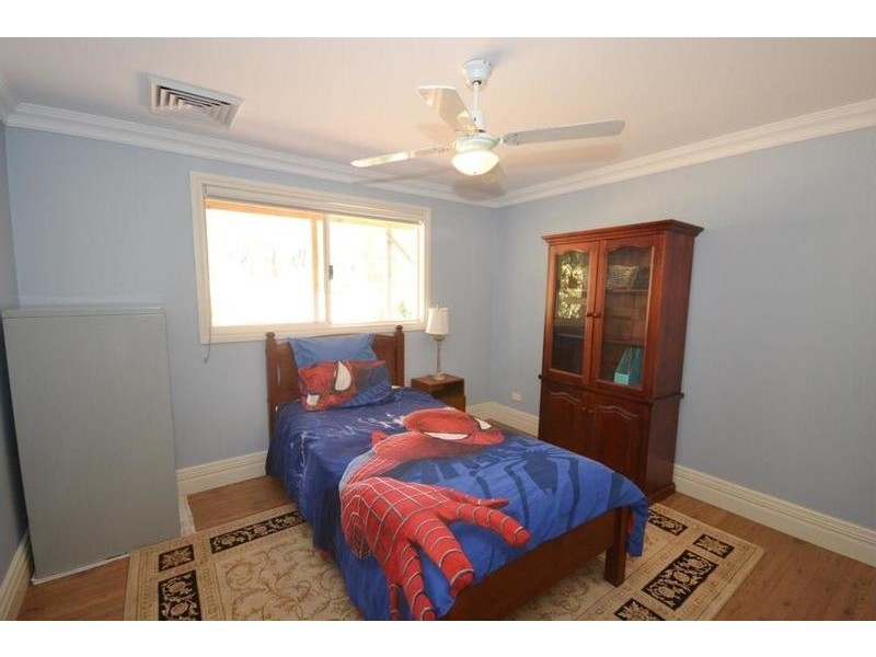 6 Dunham Glen, Wooroloo WA 6558