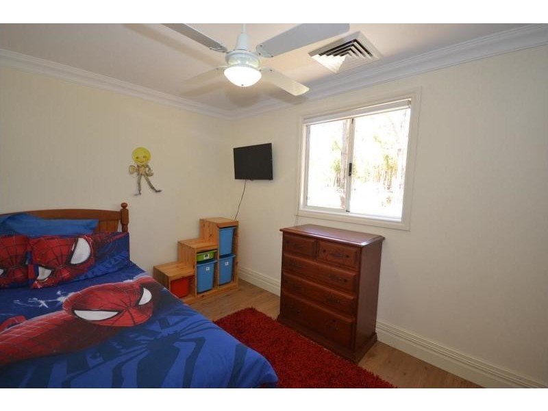 6 Dunham Glen, Wooroloo WA 6558