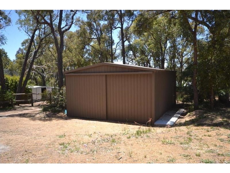 6 Dunham Glen, Wooroloo WA 6558