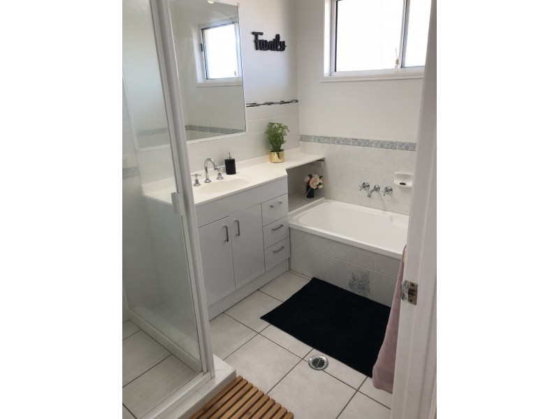 2 Daphne Court, Torquay QLD 4655